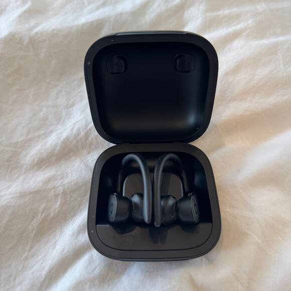 Beats by Dre Other - Powerbeats Pro  — High-Performance Earbuds — Jet Black